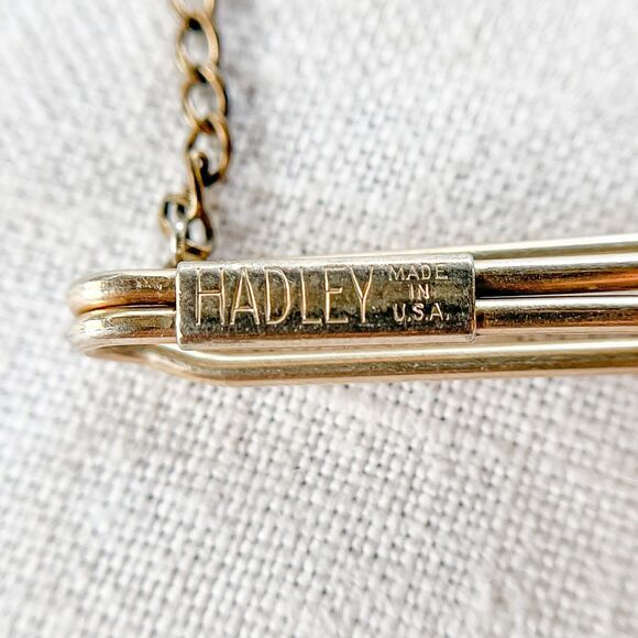Vintage Hadley Gold-Tone Tie Bar Clip w/ Chain - Men's Formalwear - Picture 5 of 9